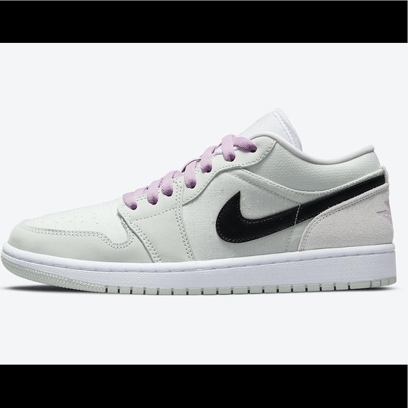New Women’s Jordan 1 Low Sneakers - Picture 9 of 12